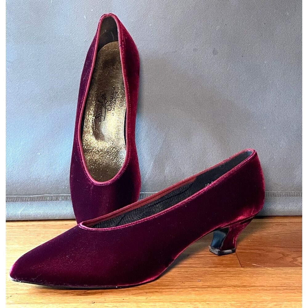 Special Occasions Burgundy Velvet Pointed Toe Kitten Heel Pumps Women's 10B
